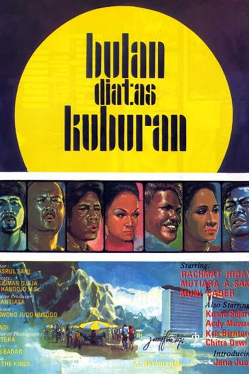 Bulan di Atas Kuburan poster