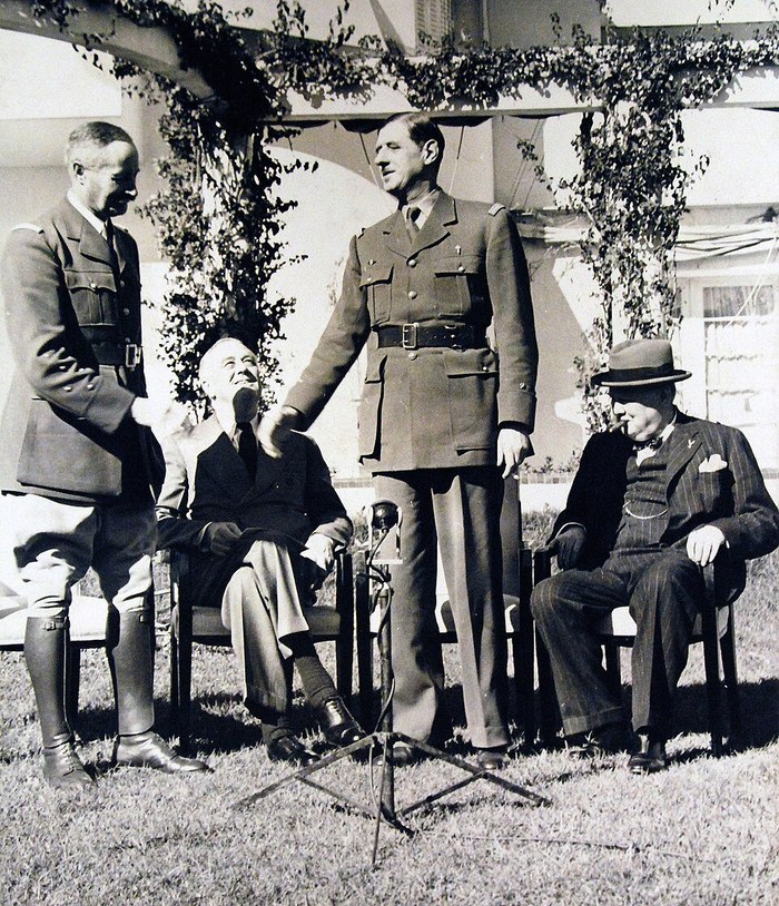 De Gaulle, l'homme à abattre poster