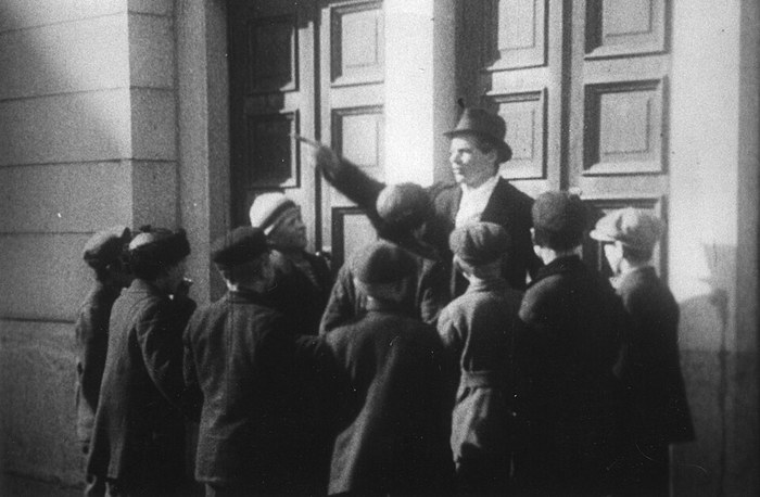 Kiljusen pojat koulussa poster