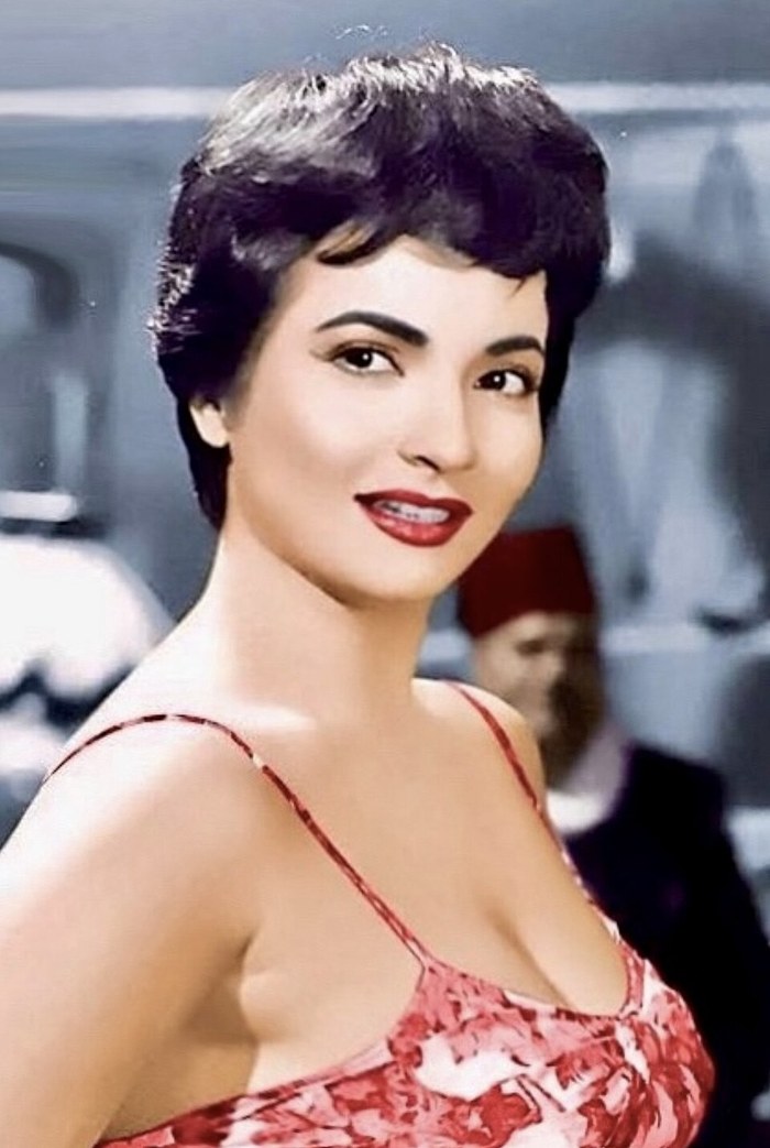 إوعى تفكر poster