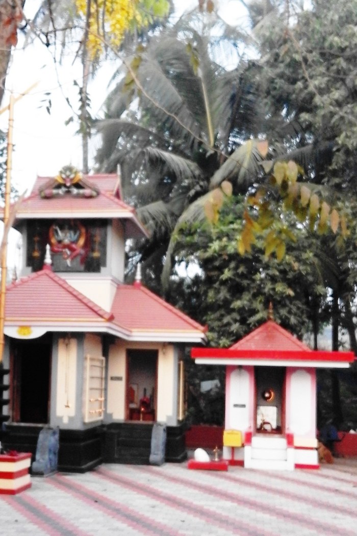Kuttichaathan poster