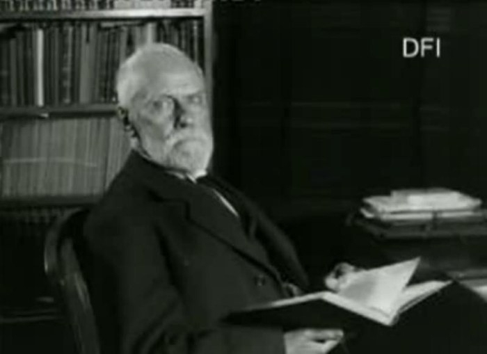 Professor Vilhelm Thomsen i Videnskabernes Selskabs Bygning poster