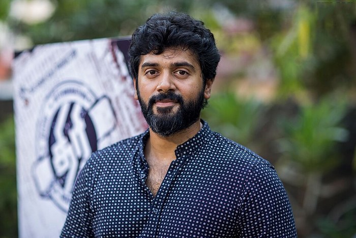 Thollaikatchi poster