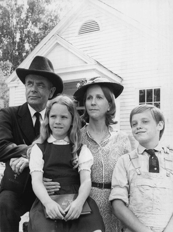 The Family Holvak poster