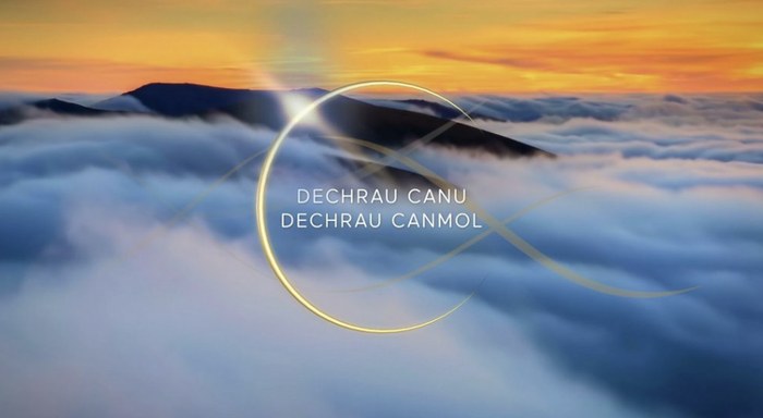 Dechrau Canu, Dechrau Canmol poster